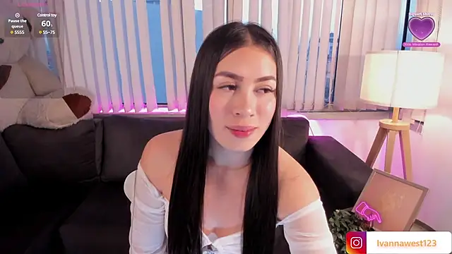 Snapshot of Ivanna_West chatting on 03.10.25 Ivanna West online show from 03.10.25