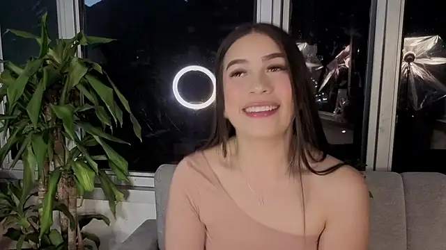 Snapshot of Ivanna_West chatting on 09.23.25 Ivanna West online show from 09.23.25