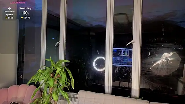 Snapshot of Ivanna_West chatting on 10.02.25 Ivanna West online show from 10.02.25