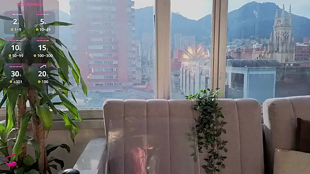 Snapshot of Ivanna_West chatting on 10.06.25 Ivanna West online show from 10.06.25