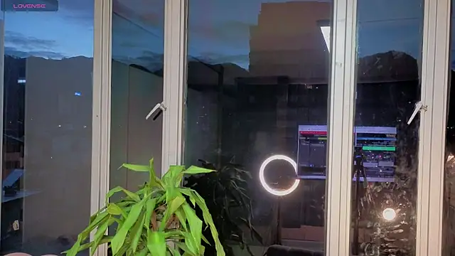 Snapshot of Ivanna_West chatting on 10.09.25 Ivanna West online show from 10.09.25