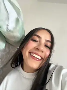 Snapshot of Ivanna_West chatting on 10.12.25 Ivanna West online show from 10.12.25