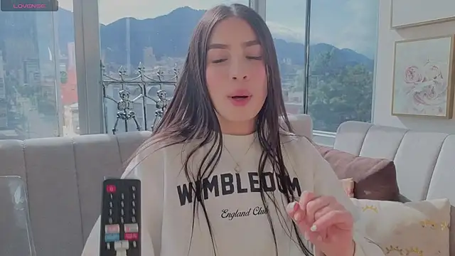 Snapshot of Ivanna_West chatting on 10.19.25 Ivanna West online show from 10.19.25