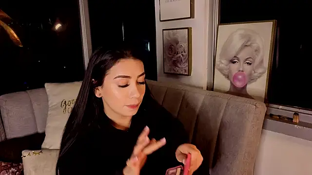 Ivanna West online show from 12.17.25