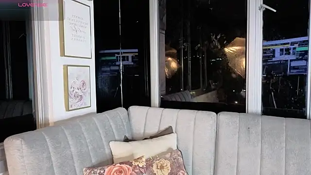 Snapshot of Ivanna_West chatting on 02.12.26 Ivanna West online show from 02.12.26