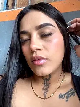 Snapshot of Emily_sharlot chatting on 10.17.25 Emily sharlot online show from 10.17.25