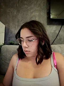 EmmaSulivan online show from 12.15.25