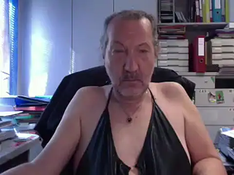 HMStraps01 online show from 09.09.25