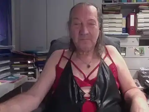 HMStraps01 online show from 11.15.25