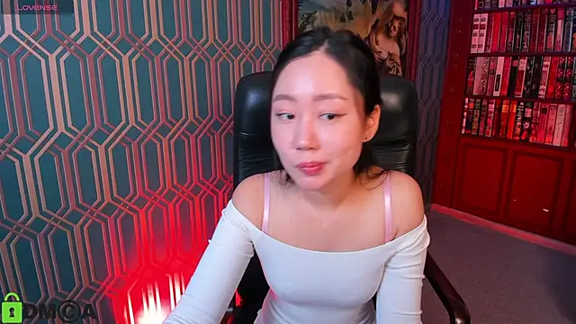 Snapshot of ShyyAngel chatting on 02.20.25 ShyyAngel online show from 02.20.25