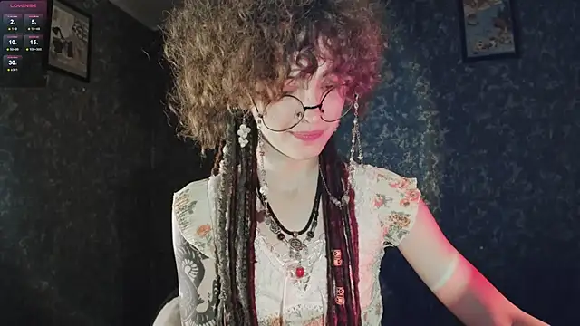 Snapshot of Dizer_clopy chatting on 10.18.25 Dizer clopy online show from 10.18.25