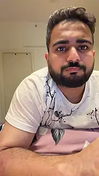 Snapshot of indian_thonger chatting on 06.26.26 indian thonger online show from 06.26.26