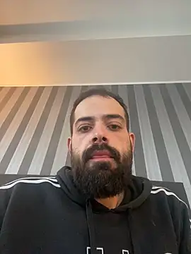 guccititi online show from 11.04.25