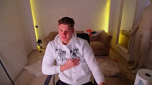 MaxKaiden online show from 11.02.25