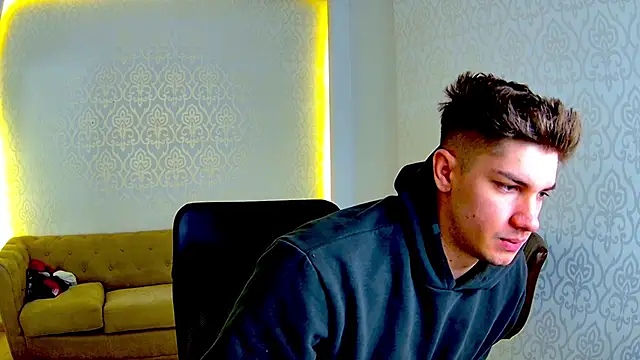 MaxKaiden online show from 02.20.26