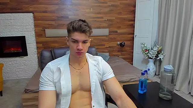 MaxKaiden online show from 03.12.26