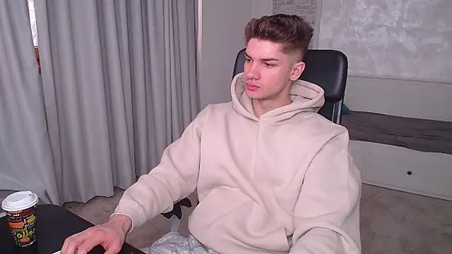 MaxKaiden online show from 04.05.26