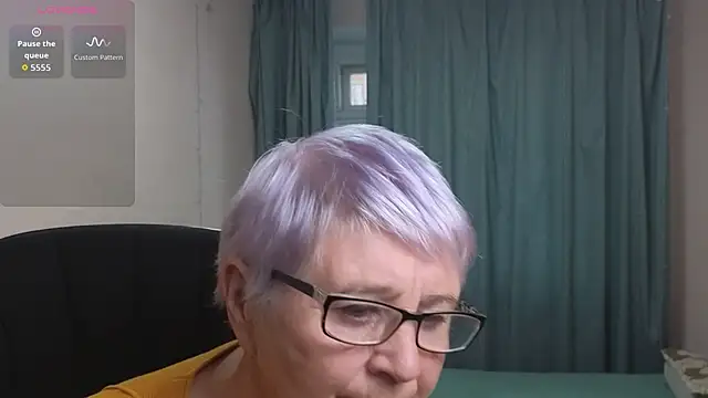 Sandra Snowflake online show from 11.18.25