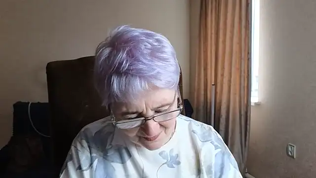 Snapshot of Sandra_Snowflake chatting on 04.14.26 Sandra Snowflake online show from 04.14.26