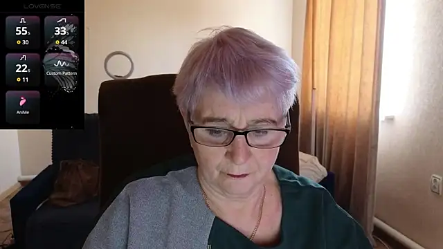 Snapshot of Sandra_Snowflake chatting on 04.17.26 Sandra Snowflake online show from 04.17.26