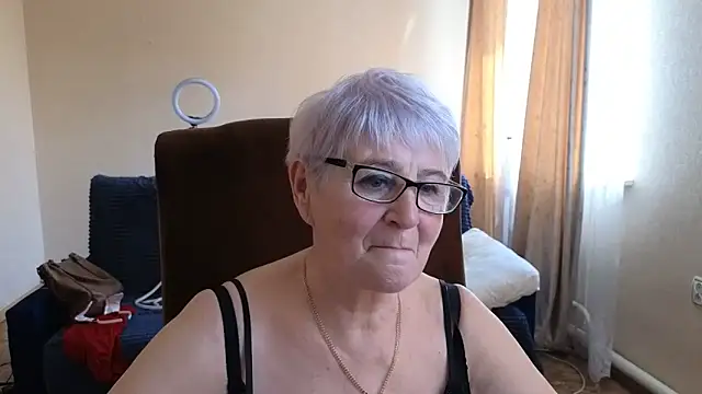Snapshot of Sandra_Snowflake chatting on 04.23.26 Sandra Snowflake online show from 04.23.26