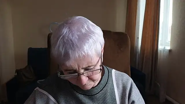 Snapshot of Sandra_Snowflake chatting on 04.24.26 Sandra Snowflake online show from 04.24.26