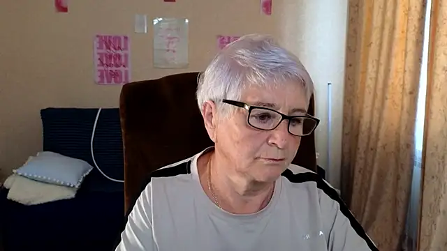 Snapshot of Sandra_Snowflake chatting on 06.23.26 Sandra Snowflake online show from 06.23.26