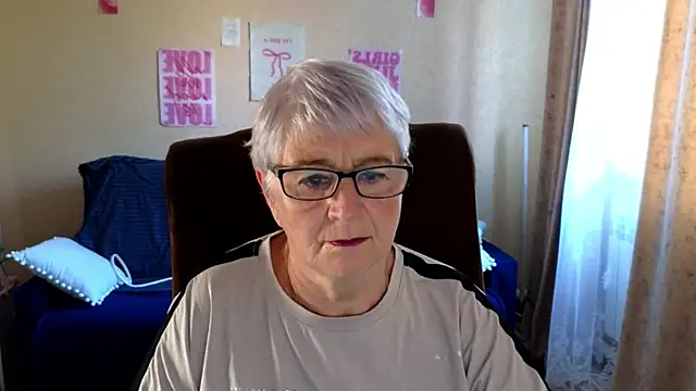 Snapshot of Sandra_Snowflake chatting on 06.24.26 Sandra Snowflake online show from 06.24.26