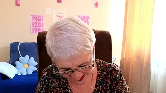 Snapshot of Sandra_Snowflake chatting on 06.30.26 Sandra Snowflake online show from 06.30.26