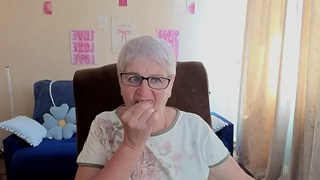 Snapshot of Sandra_Snowflake chatting on 07.01.26 Sandra Snowflake online show from 07.01.26