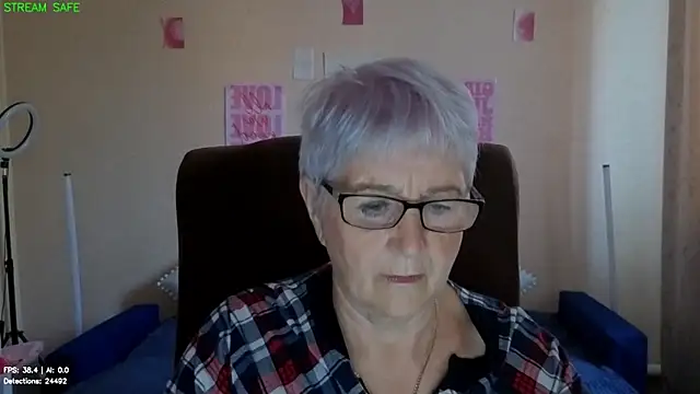 Snapshot of Sandra_Snowflake chatting on 07.10.26 Sandra Snowflake online show from 07.10.26