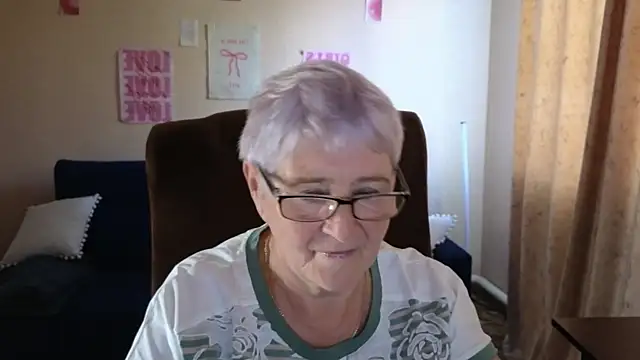 Snapshot of Sandra_Snowflake chatting on 07.16.26 Sandra Snowflake online show from 07.16.26