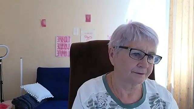 Snapshot of Sandra_Snowflake chatting on 07.20.26 Sandra Snowflake online show from 07.20.26
