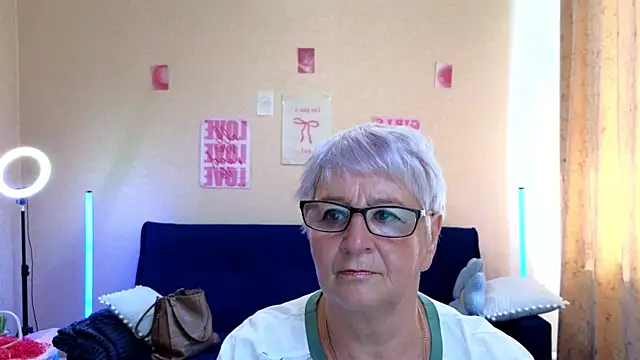 Sandra Snowflake online show from 07.21.26