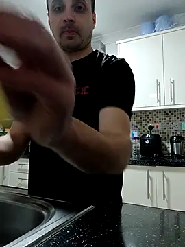 Snapshot of Eusuntnoulgigolo chatting on 02.17.26 Eusuntnoulgigolo online show from 02.17.26