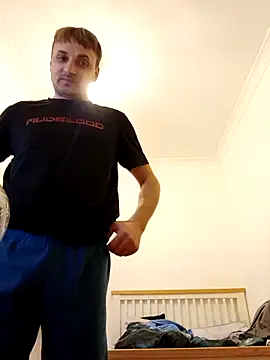 Snapshot of Eusuntnoulgigolo chatting on 02.18.26 Eusuntnoulgigolo online show from 02.18.26