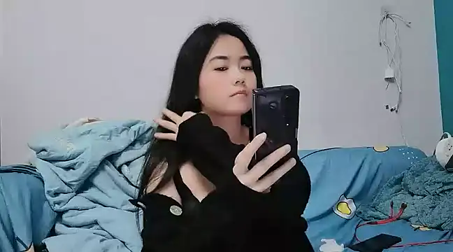 Snapshot of Lucy-xixi chatting on 02.27.25 Lucy-xixi online show from 02.27.25