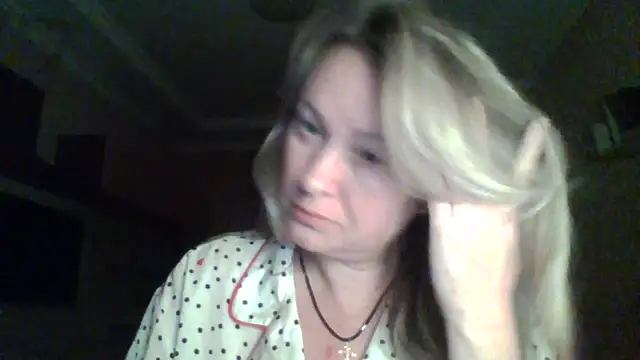 Snapshot of Mary888x chatting on 12.18.25 Mary888x online show from 12.18.25