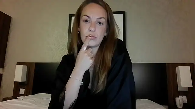Snapshot of Edenfox- chatting on 05.08.26 Edenfox- online show from 05.08.26