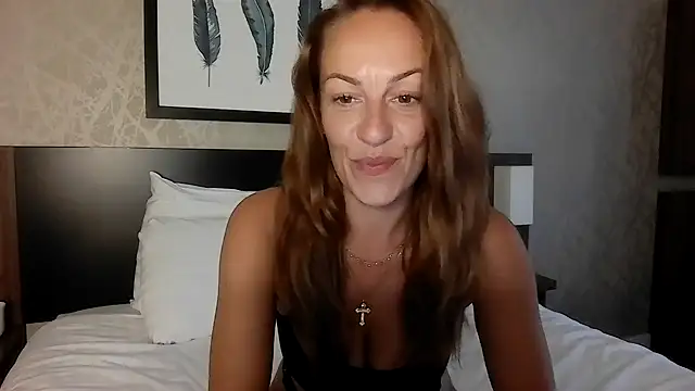 Snapshot of Edenfox- chatting on 05.31.26 Edenfox- online show from 05.31.26