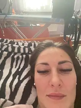 Veronicavirus online show from 10.25.25