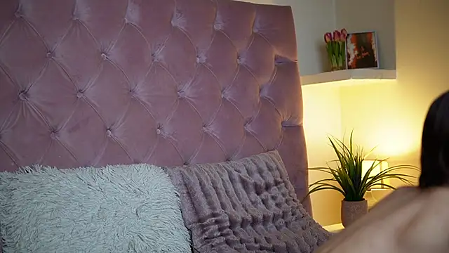 MaiaMini online show from 11.12.25