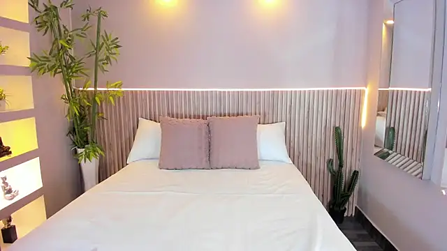 Snapshot of GeorginaReyes chatting on 09.29.25 GeorginaReyes online show from 09.29.25