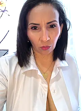 Mrsvictoriaaa online show from 10.29.25