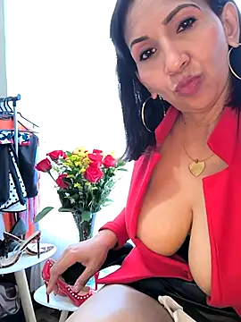 Mrsvictoriaaa online show from 02.05.26