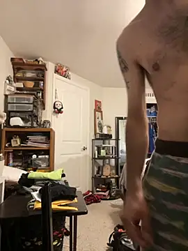 Snapshot of QueenM3 chatting on 11.17.25 QueenM3 online show from 11.17.25