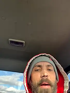 QueenM3 online show from 11.27.25