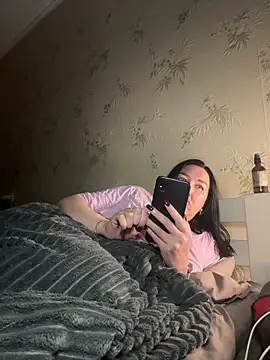 Snapshot of Naughtbaby_2025 chatting on 09.30.25 Naughtbaby 2025 online show from 09.30.25