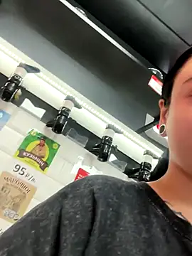 Snapshot of AlishaPrettyBlade chatting on 10.07.25 AlishaPrettyBlade online show from 10.07.25