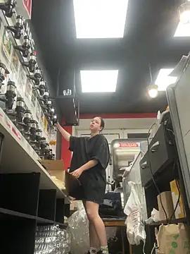 Snapshot of AlishaPrettyBlade chatting on 11.10.25 AlishaPrettyBlade online show from 11.10.25